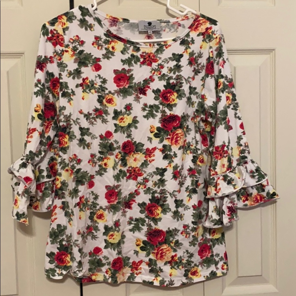 Dainty jewells layering top